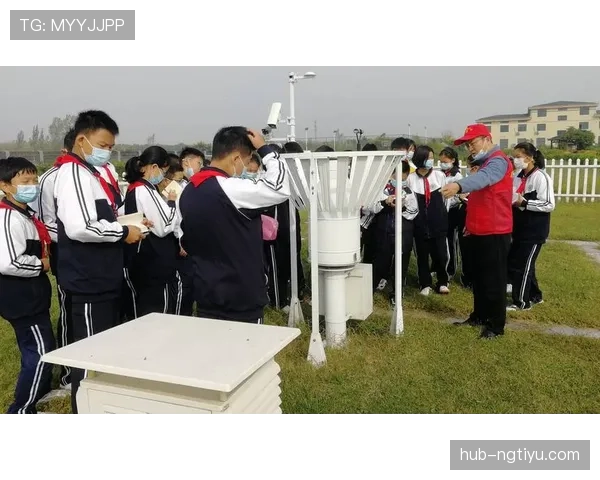 无球犯规是如何判定的？详解其常见场景与适用规则。