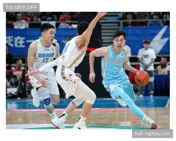 班恩无球跑动制造空位，三分效率领跑后卫群