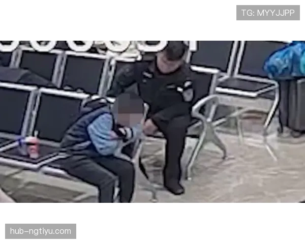 林丹深夜发自拍，画面里那间私人健身房比我家三室还大